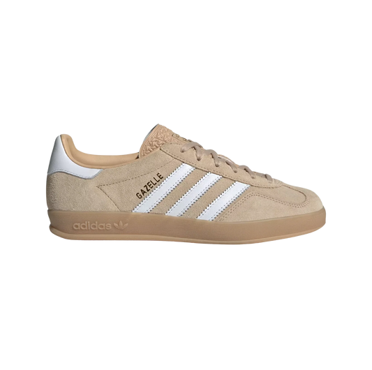Adidas Gazelle Indoor Magic Beige – Seitenansicht der Retro-Damen-Sneaker aus Wildleder in Beige mit Naturgummisohle und weißen Streifen