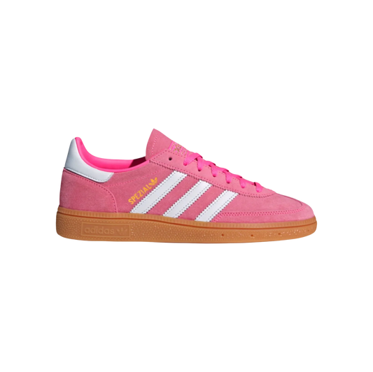 Adidas Spezial Lucid Pink – Seitenansicht der Retro-Damen-Sneaker aus Wildleder mit Gummisohle und weißen Streifen