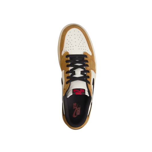 Jordan 1 Low OG Rookie Of The Year – Draufsicht mit perforierter Toebox, schwarzen Schnürsenkeln und Nike Air Branding auf der Zunge