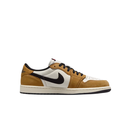 Jordan 1 Low OG Rookie Of The Year – Seitenansicht des Premium-Ledersneakers in Golden Harvest mit schwarzem Nike Swoosh
