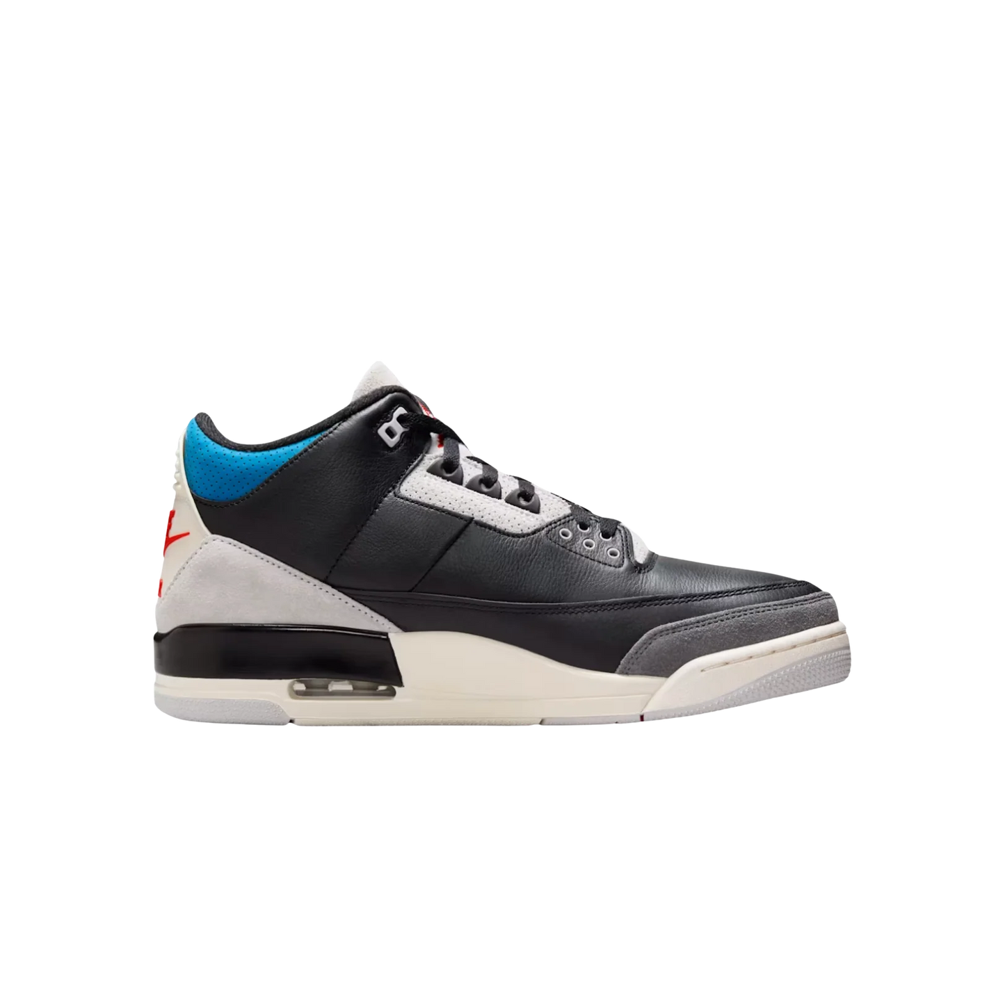 Jordan 3 Retro OG Rare Air – Seitenansicht des schwarzen Ledersneakers mit Elephant Print und sichtbarer Air-Einheit