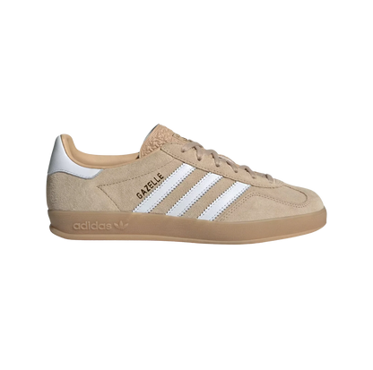 Adidas Gazelle Indoor Magic Beige – Seitenansicht der Retro-Damen-Sneaker aus Wildleder in Beige mit Naturgummisohle und weißen Streifen