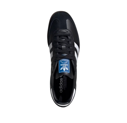Adidas Samba OG Core Black – Draufsicht der Retro-Unisex-Sneaker aus vollnarbigem Leder mit Naturgummisohle und weißen Streifen