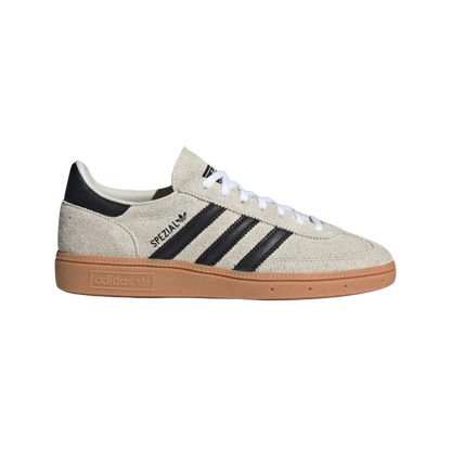 Adidas Spezial Alumina – Seitenansicht der Retro-Unisex-Sneaker aus Wildleder mit Gummisohle und schwarzen Streifen