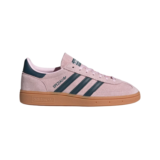Adidas Spezial Clear Pink – Seitenansicht der Retro-Unisex-Sneaker aus Wildleder mit Gummisohle und Arctic-Night-Streifen