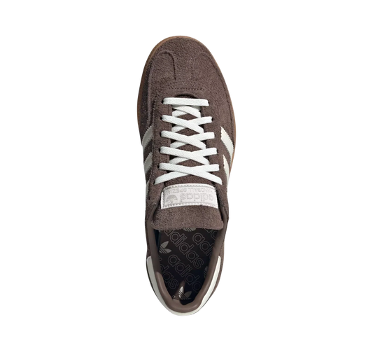 Adidas Spezial Earth Strata – Draufsicht der Retro-Sneaker aus Wildleder mit Gummisohle und weißen Streifen