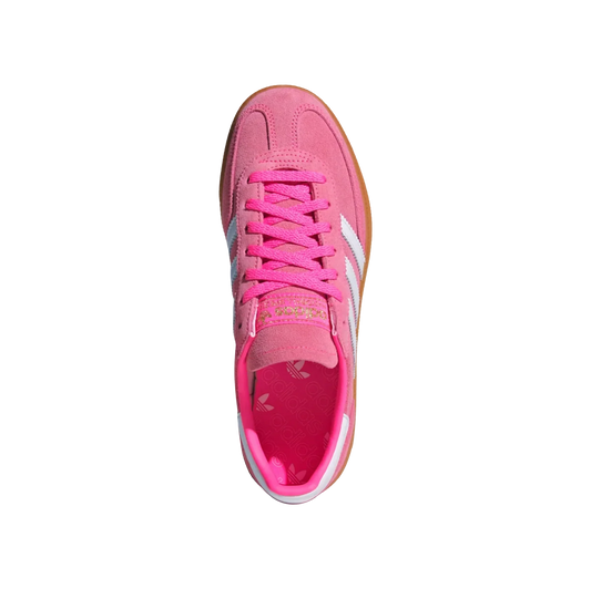 Adidas Spezial Lucid Pink – Draufsicht der Retro-Damen-Sneaker aus Wildleder mit Gummisohle und weißen Streifen