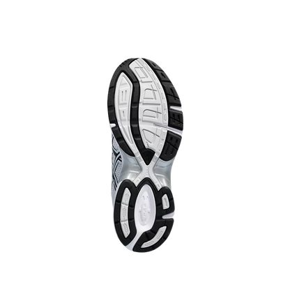 ASICS GEL 1130 White & Black – Ansicht der Laufsohle mit rutschfestem Grip und integrierter GEL-Dämpfung
