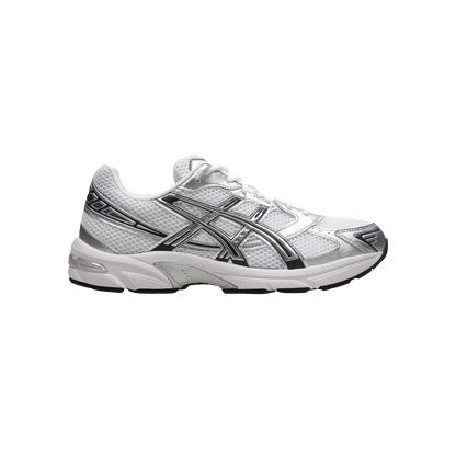 ASICS GEL 1130 White Pure Silver – Seitenansicht des Retro-Running-Sneakers aus weißem Mesh mit GEL™-Dämpfung und Gummisohle