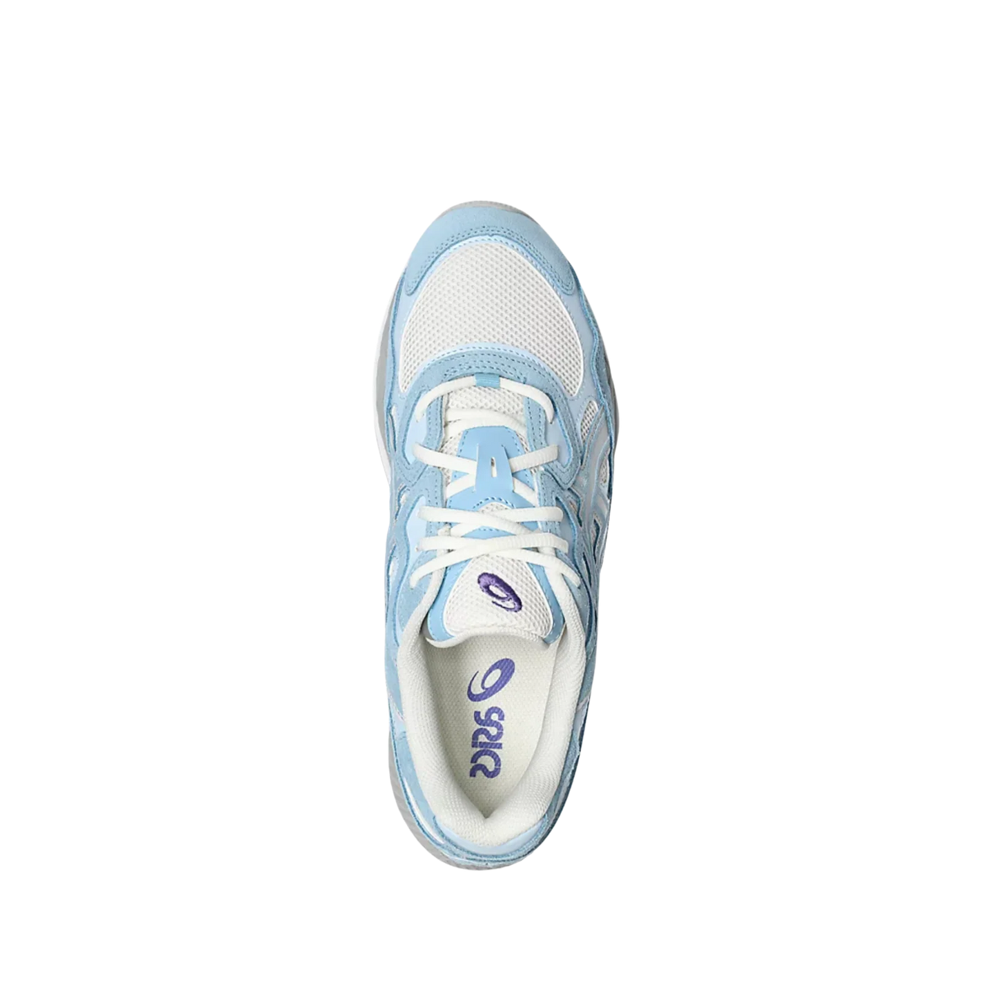 ASICS GEL NYC Arctic Sky – Draufsicht mit cremefarbener Multilayer-Tige, weißen Schnürsenkeln und textilem Innenfutter