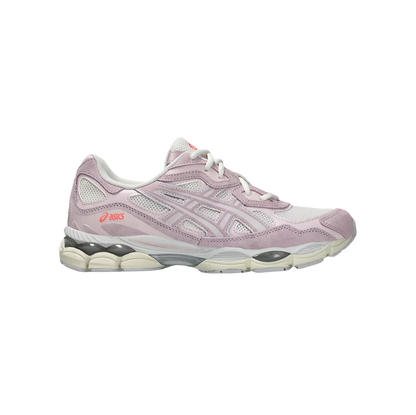 ASICS GEL NYC Cream Rose Water – Seitenansicht des Retro-Tech-Sneakers aus Leder mit GEL™-Dämpfung und Gummiaußensohle