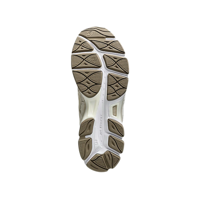 ASICS GEL NYC Feather Grey – Sohlenansicht der Retro-Tech-Sneaker mit GEL-Dämpfung und robuster Gummisohle
