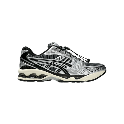 ASICS Kayano 14 Carrier Grey Black – Seitenansicht des Retro-Tech-Sneakers aus atmungsaktivem Mesh mit GEL™-Dämpfung und Gummiaußensohle