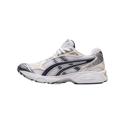ASICS Kayano 14 White Midnight – gegenüberliegende Seitenansicht der Retro-Tech-Sneaker mit silberfarbenen Overlays und GEL-Dämpfung