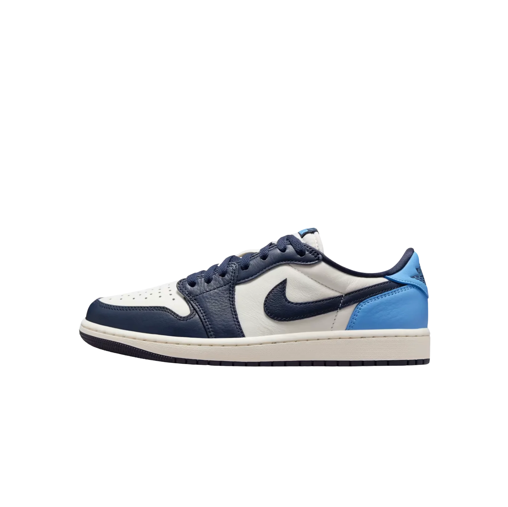 Jordan 1 Low OG Obsidian – Innenseite des Sneakers aus Obsidian-Leder mit gepolstertem Kragen und Fersenbereich in University Blue