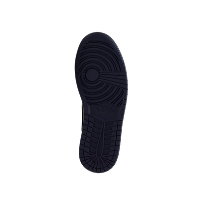 Jordan 1 Low OG Obsidian – Sohlenansicht mit schwarzer, strukturierter Außensohle für optimale Traktion