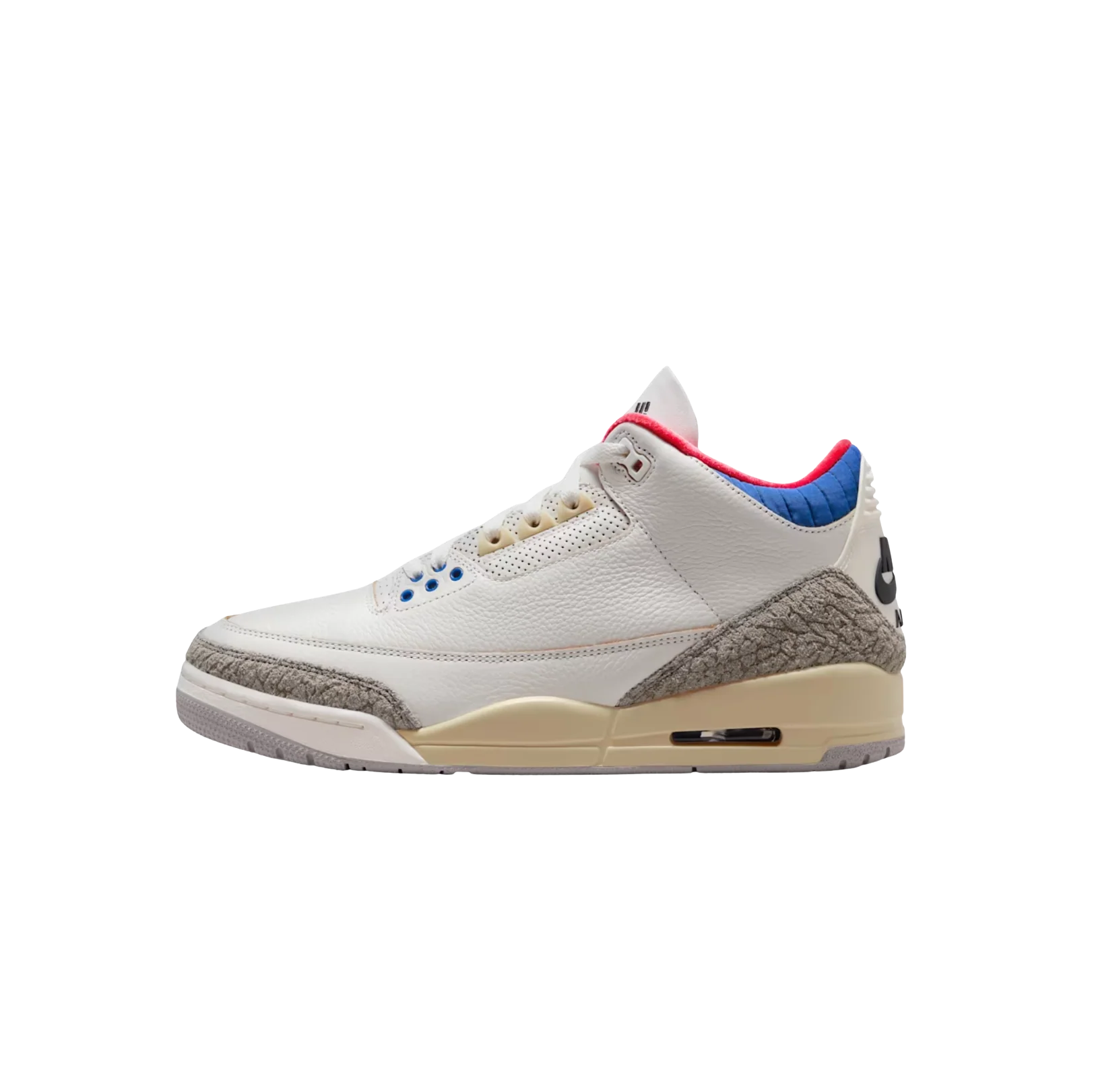 Jordan 3 Retro Seoul 2.0 – Innenseite des weißen Ledersneakers mit Elephant Print und beiger Außensohle