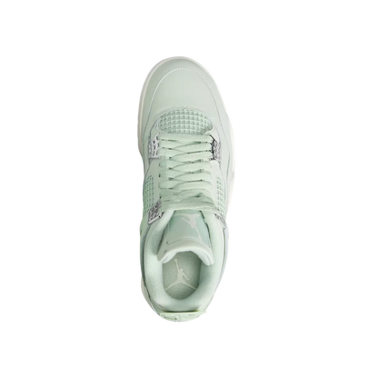 Air Jordan 4 Retro Seafoam – Draufsicht mit klassischer Schnürung, Mesh-Details und gepolstertem Textilfutter
